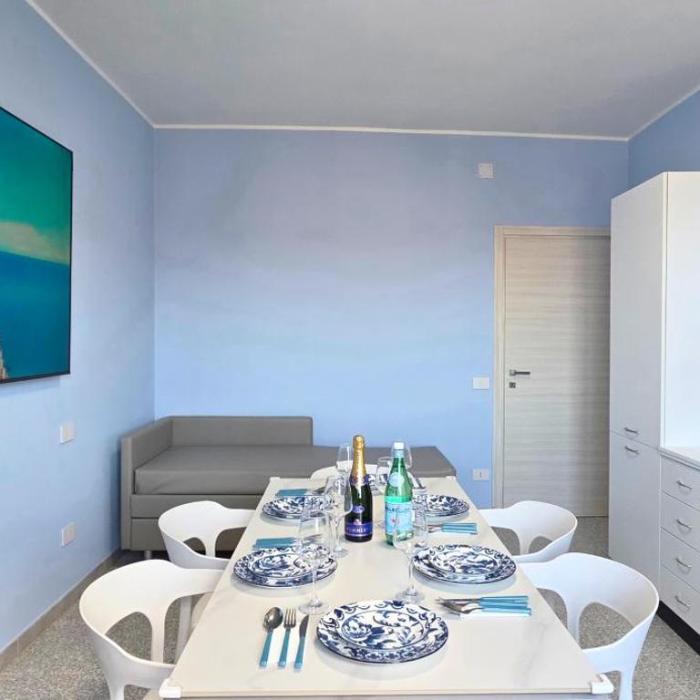 DANIEL SUPERIOR APARTMENTS - Tropea City Center - 250m from the Train Station - Two-Bedroom Apartment with Balcony - 37
