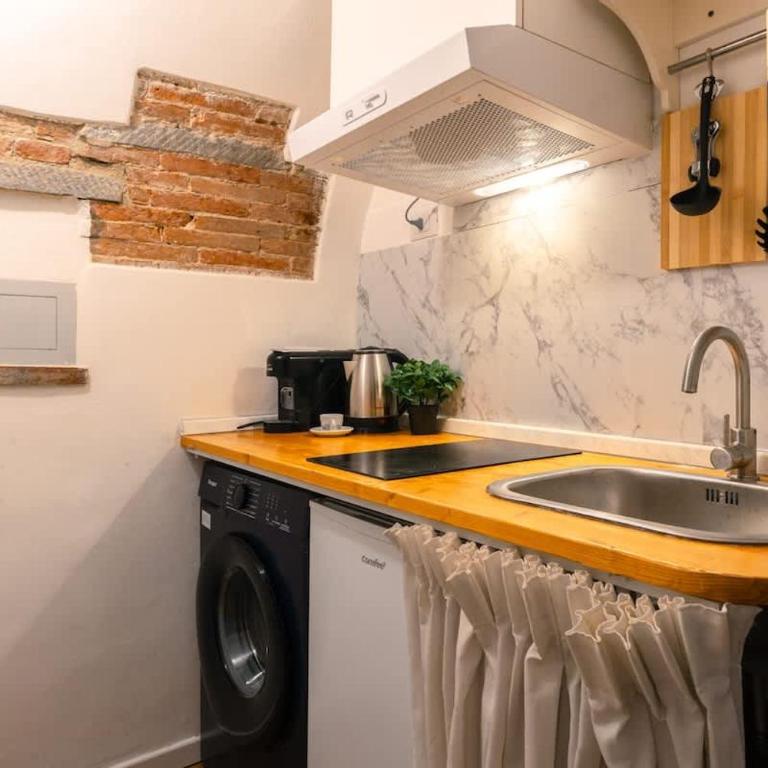 Central Bright Loft with FREE Private Parking - Appartamento - 7