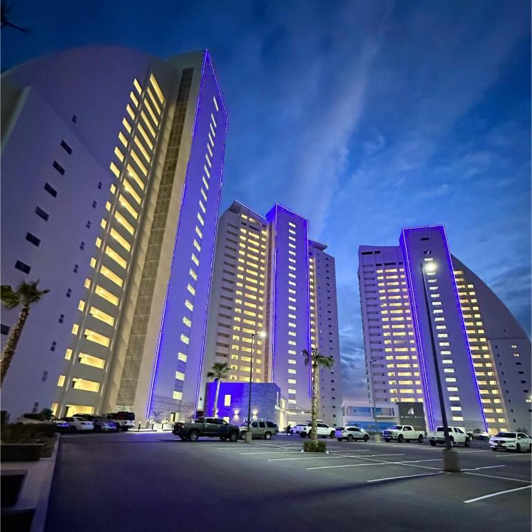 Stunning 2 bedroom Corner Beach Front Condominium Encantame C-1105 - Maison de Vacances - 43