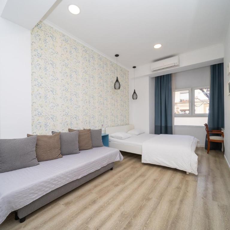 Una Ubicacion Perfecta - Two-Bedroom Apartment - 2