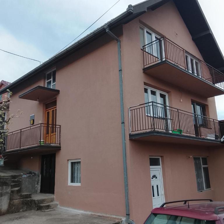 Apartman MAJA - Četvorokrevetna Soba sa Sopstvenim Kupatilom - 3