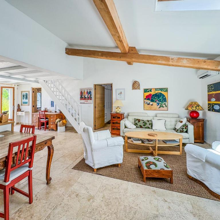 Joli mas - 4 personnes - piscine-terrain de boules - Appartement 2 Chambres - 13