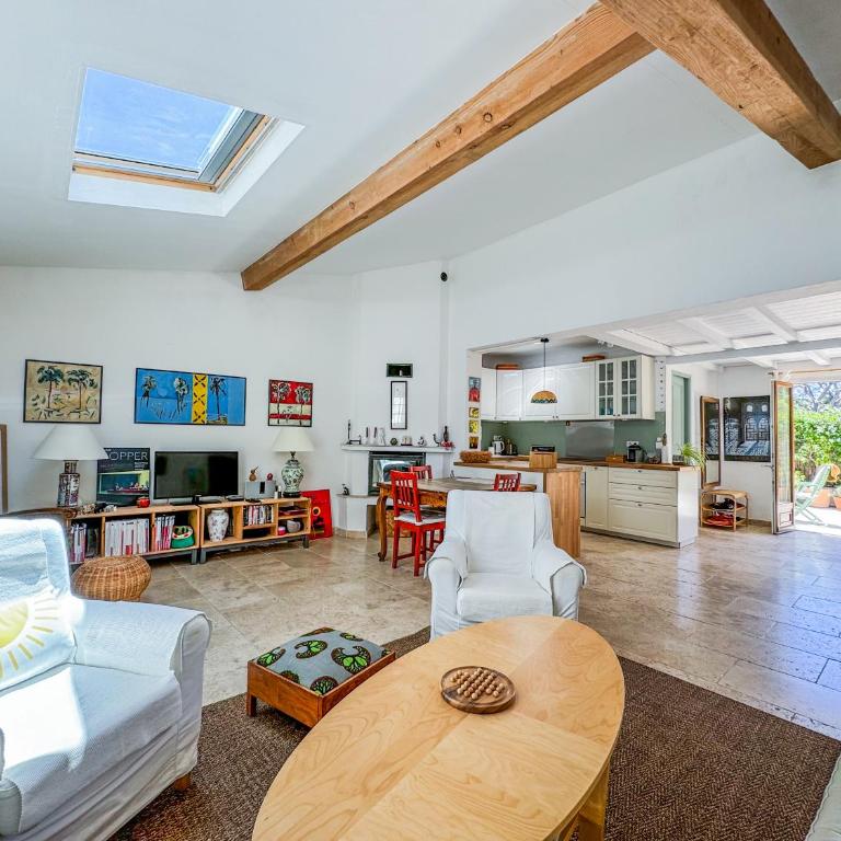 Joli mas - 4 personnes - piscine-terrain de boules - Appartement 2 Chambres - 5