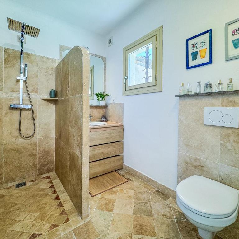 Joli mas - 4 personnes - piscine-terrain de boules - Appartement 2 Chambres - 6