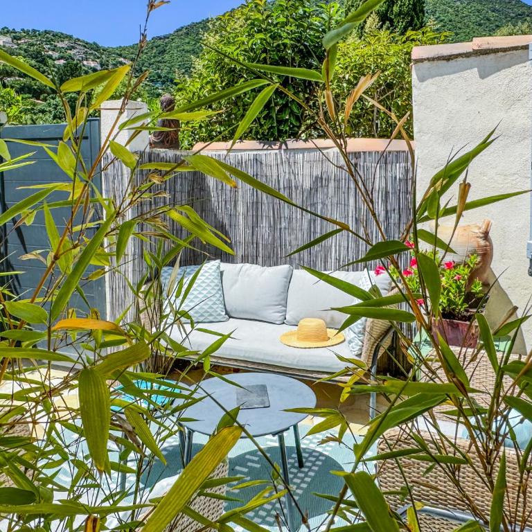 Joli mas - 4 personnes - piscine-terrain de boules - Appartement 2 Chambres - 24