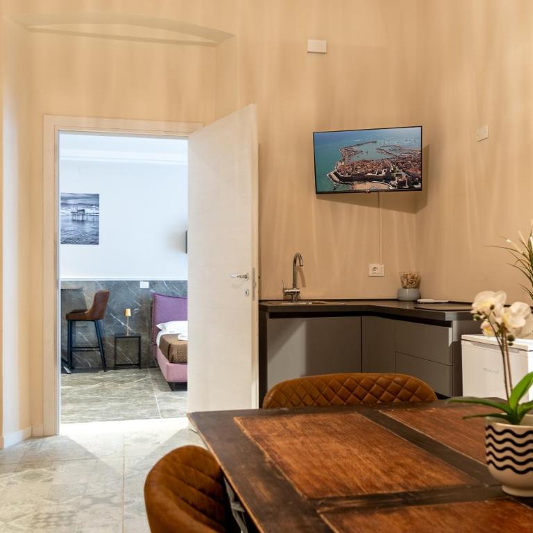 Suebi Central - Deluxe Rooms & Family Suites - Suite Deluxe - 4