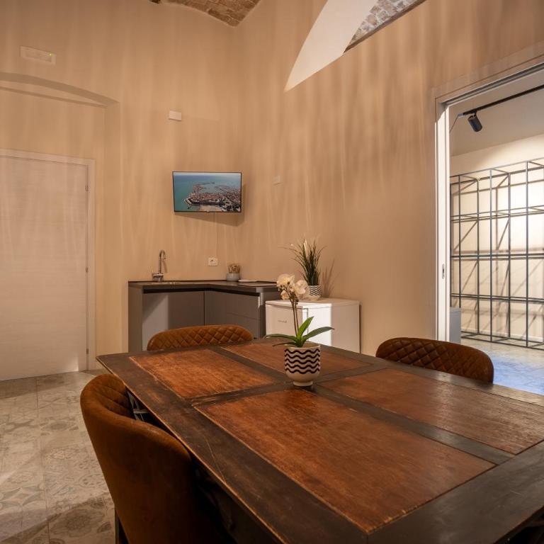 Suebi Central - Deluxe Rooms & Family Suites - Suite Deluxe - 1