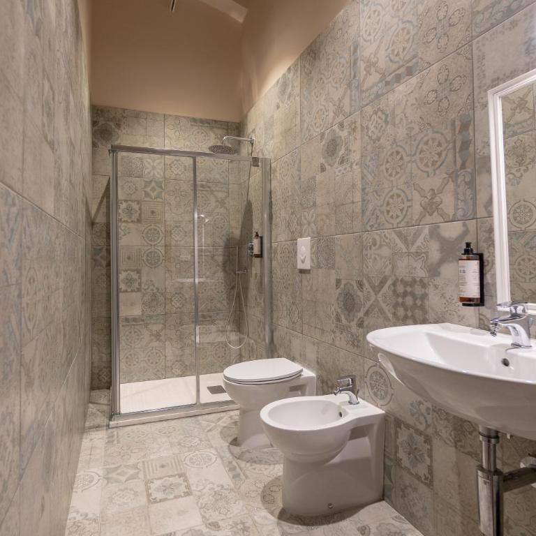 Suebi Central - Deluxe Rooms & Family Suites - Suite Deluxe - 6