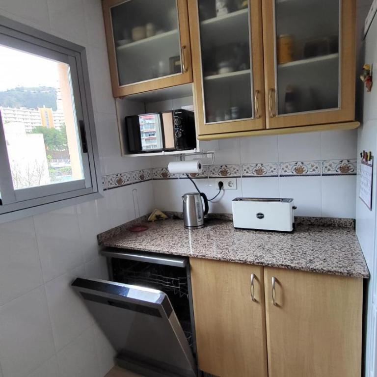 Edificio Cadiz Benidorm - Two-Bedroom Apartment with Terrace - 23