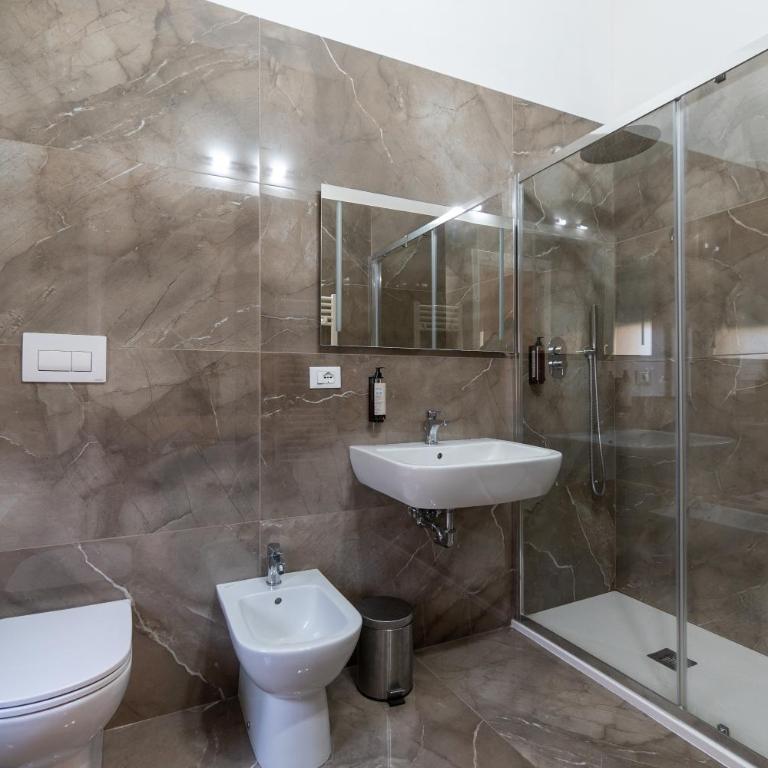 Suebi Central - Deluxe Rooms & Family Suites - Camera Familiare Deluxe - 5