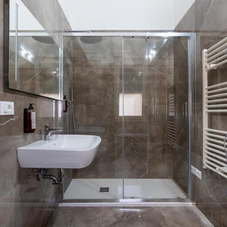 Suebi Central - Deluxe Rooms & Family Suites - Camera Familiare Deluxe - 4