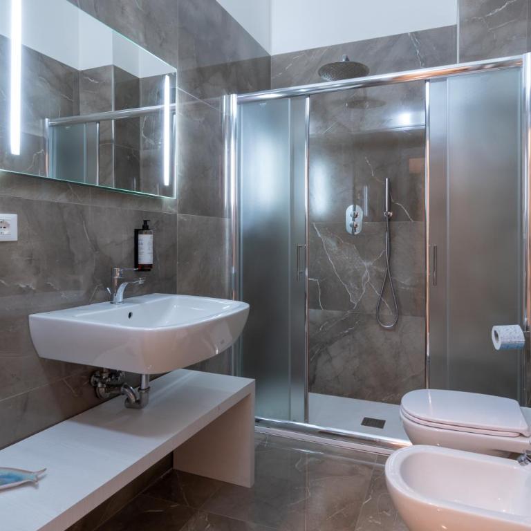 Suebi Central - Deluxe Rooms & Family Suites - Camera Familiare Deluxe - 7