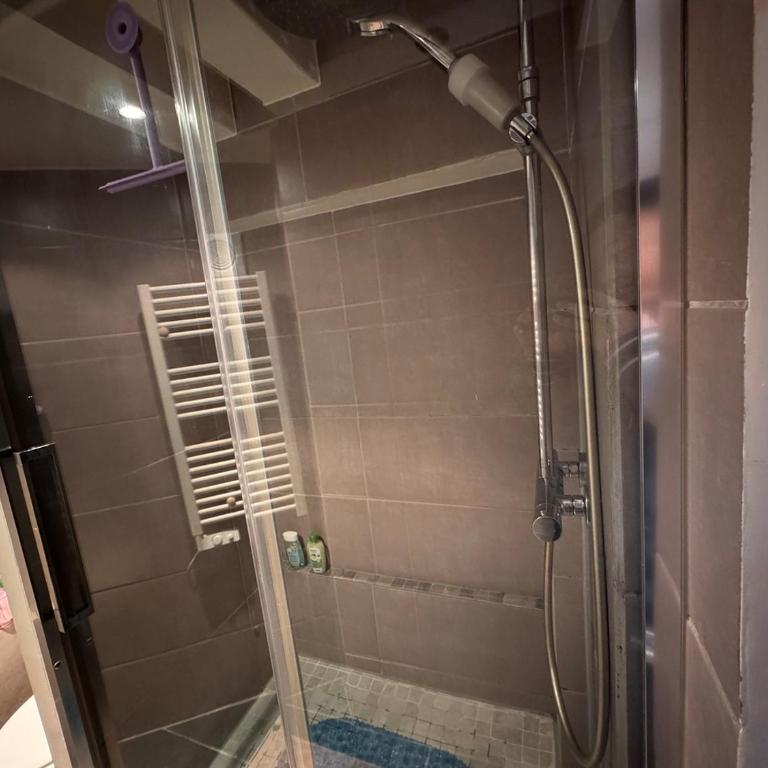 1 Cozy Studio in Historic 3rd Arr Near Metro - One-Bedroom Apartment - 22