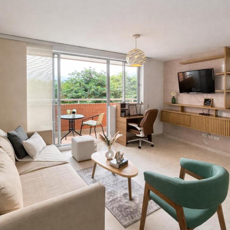 Amplio y Moderno con parqueadero cerca de Clínicas, Aeropuerto y Parque Deportivo Ideal familias y grupos - Apartamento de 3 dormitorios - 1