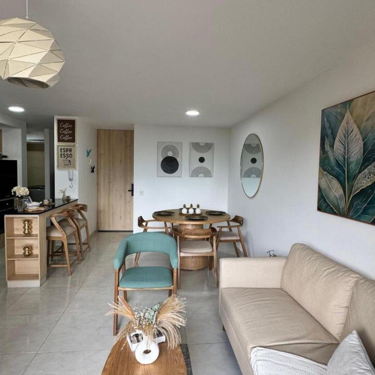 Amplio y Moderno con parqueadero cerca de Clínicas, Aeropuerto y Parque Deportivo Ideal familias y grupos - Apartamento de 3 dormitorios - 3