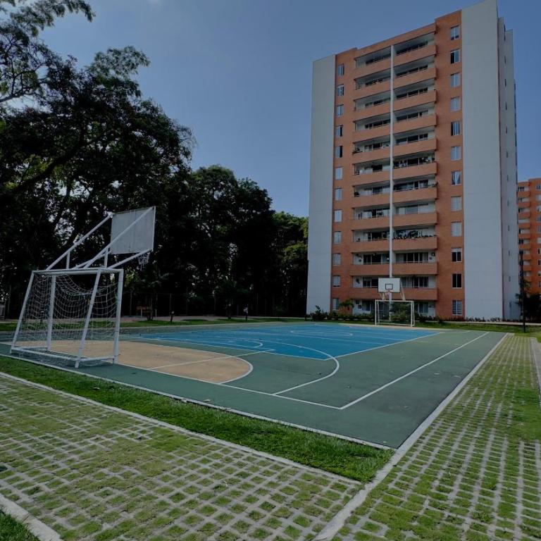Amplio y Moderno con parqueadero cerca de Clínicas, Aeropuerto y Parque Deportivo Ideal familias y grupos - Apartamento de 3 dormitorios - 15