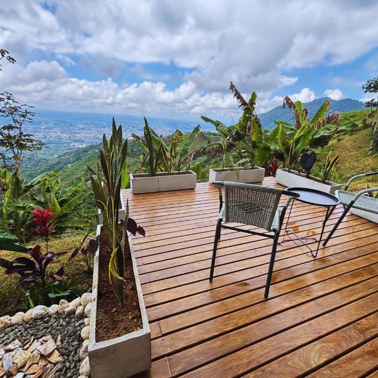 Casa Alta Colombia, ecolodge con vistas, Pereira - King Room with Mountain View - 4