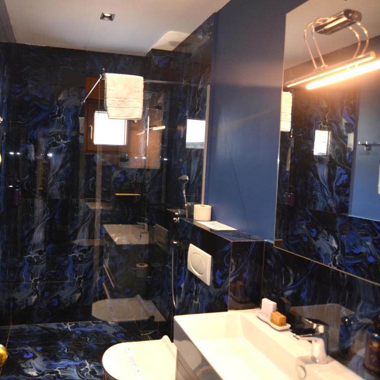 Azure Superior Luxury Room - By the Beach - Superior Dvokrevetna Soba sa Bračnim Krevetom - 13