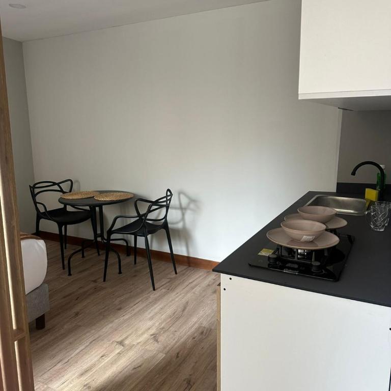 CasaSue Living & Hotel - Standard King Room - 8