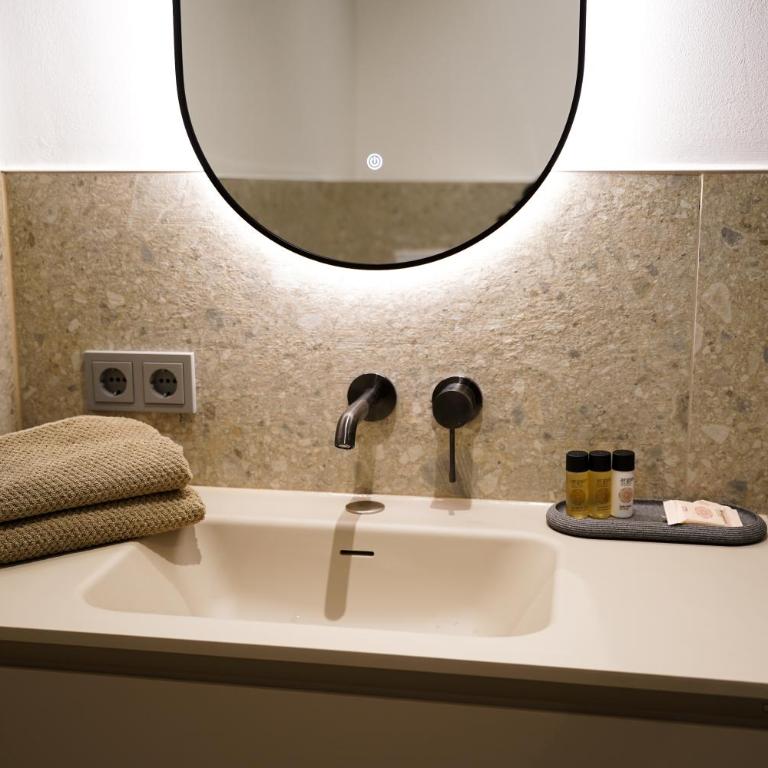 Valverda - Boutique Apartments - Chambre Double ou Lits Jumeaux Deluxe avec Balcon - 33