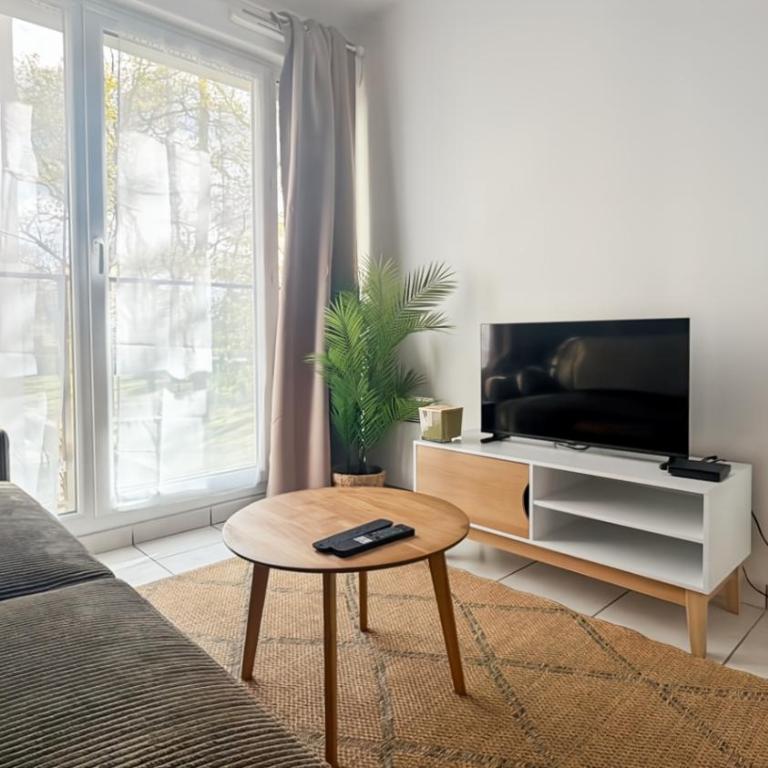 Studio rénové 2026 Parking gratuit Proche Faculté et A10 - Appartamento con 1 Camera da Letto - 2