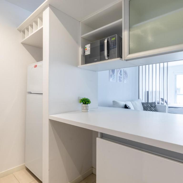 Exclusivo con pileta, cochera, parrilla, cerca del hospital - Apartamento de 1 dormitorio - 8
