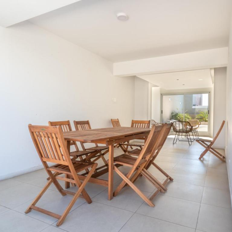 Exclusivo con pileta, cochera, parrilla, cerca del hospital - Apartamento de 1 dormitorio - 14
