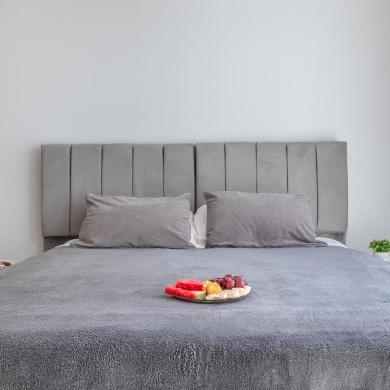 Exclusivo con pileta, cochera, parrilla, cerca del hospital - Apartamento de 1 dormitorio - 35