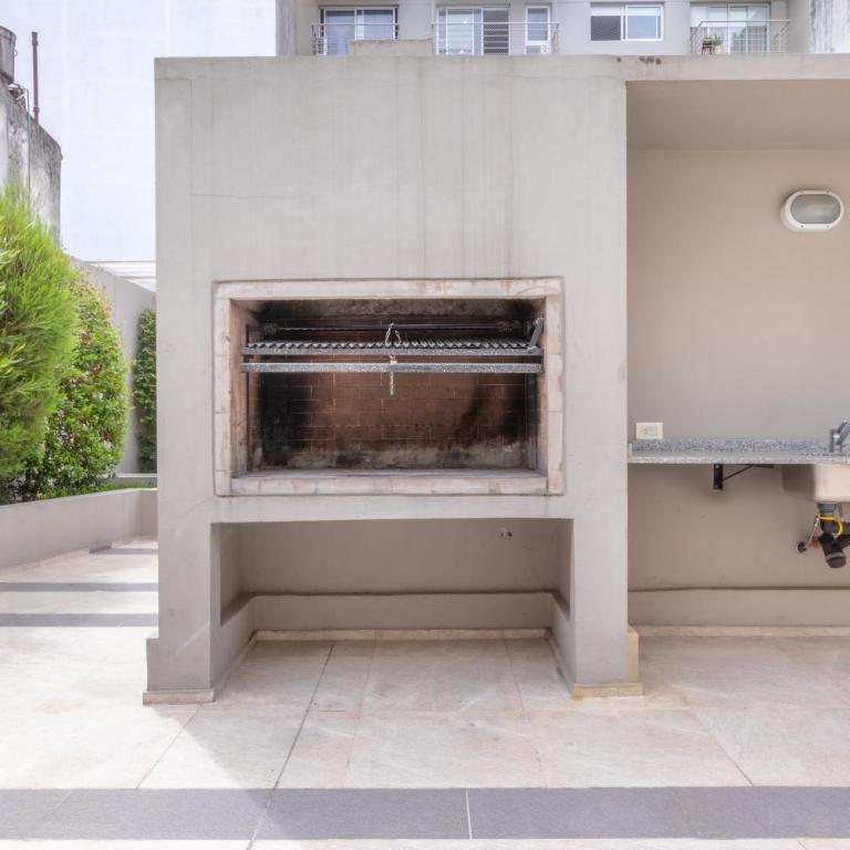 Exclusivo con pileta, cochera, parrilla, cerca del hospital - Apartamento de 1 dormitorio - 38