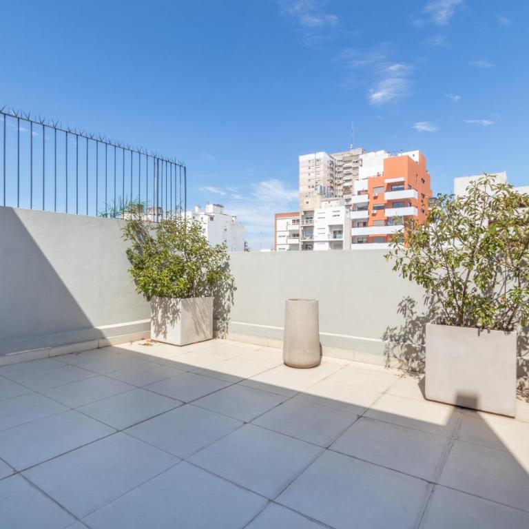Exclusivo con pileta, cochera, parrilla, cerca del hospital - Apartamento de 1 dormitorio - 41