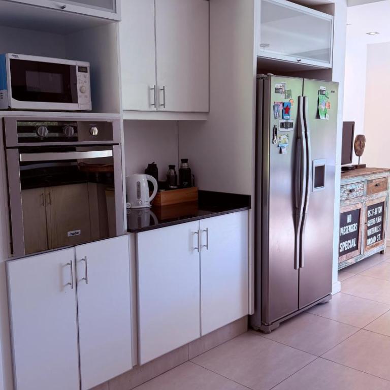 Casa con piscina en Estancias del Pilar, 3 dormitorios, jardín y parrilla - Three-Bedroom House - 9