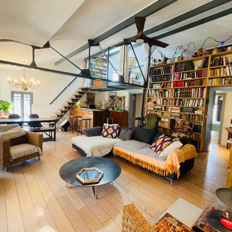 Loft Cosy de 120m2 en plein Centre-Ville à 2 pas de la Comédie Grande ou Petite Terrasse selon les mois - Apartment - 1