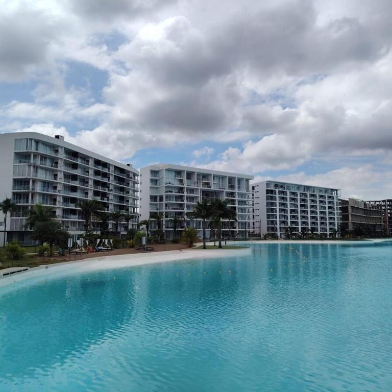 Resort familiar con playa artificial y lujo total - One-Bedroom House - 11