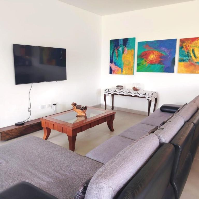 Resort familiar con playa artificial y lujo total - One-Bedroom House - 17