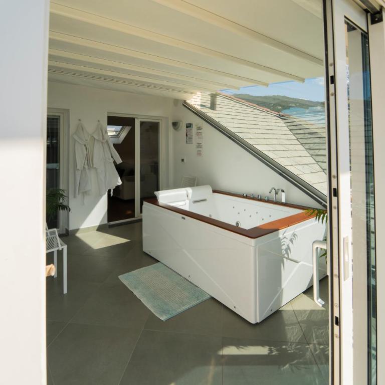 Agri Suite with jacuzzi - La Bilaia - Suite con vistas al mar - 53