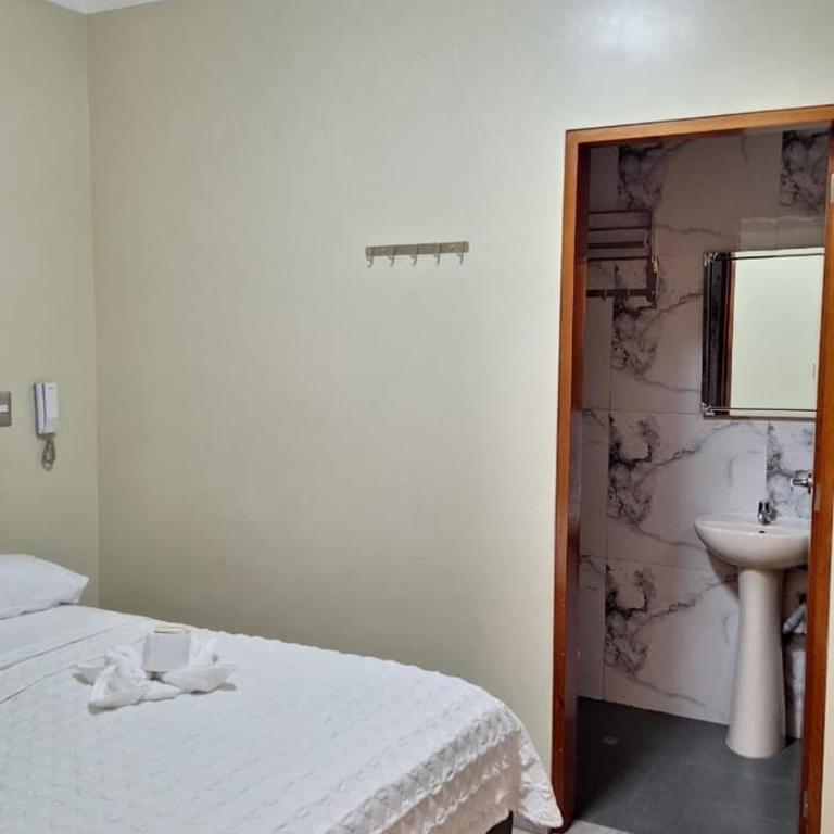 Hostal Plaza Grau - Large Double Room - 3
