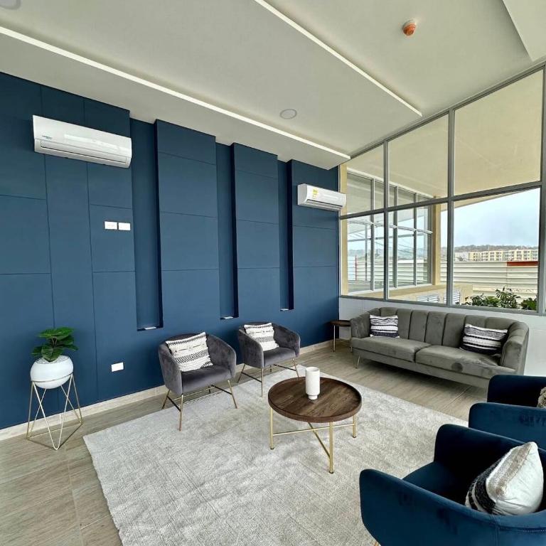 Escape to Serena del Mar Pool, Gym, and AC - Two-Bedroom Apartment - 7