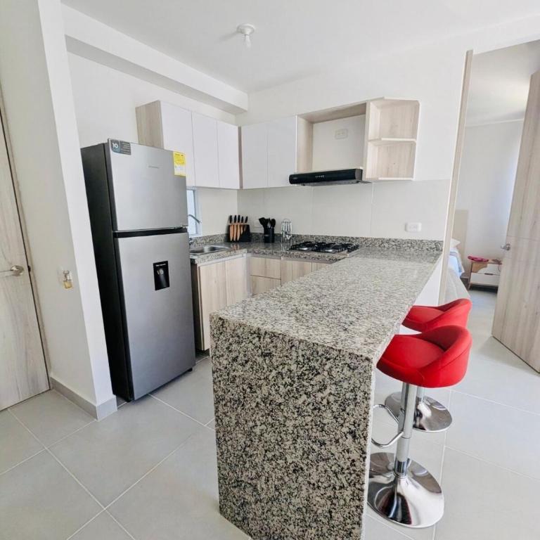 Escape to Serena del Mar Pool, Gym, and AC - Two-Bedroom Apartment - 13