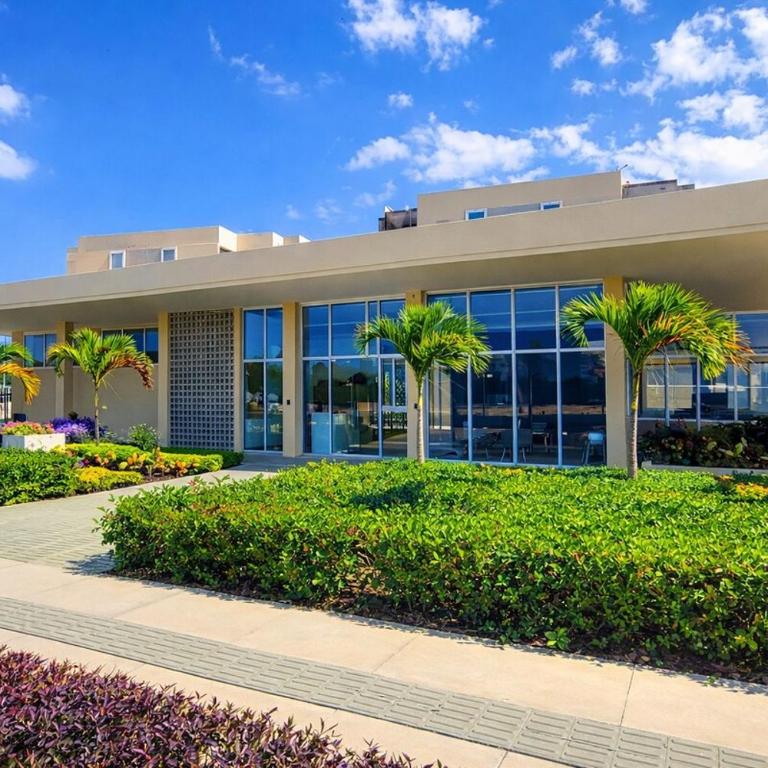 Escape to Serena del Mar Pool, Gym, and AC - Two-Bedroom Apartment - 15