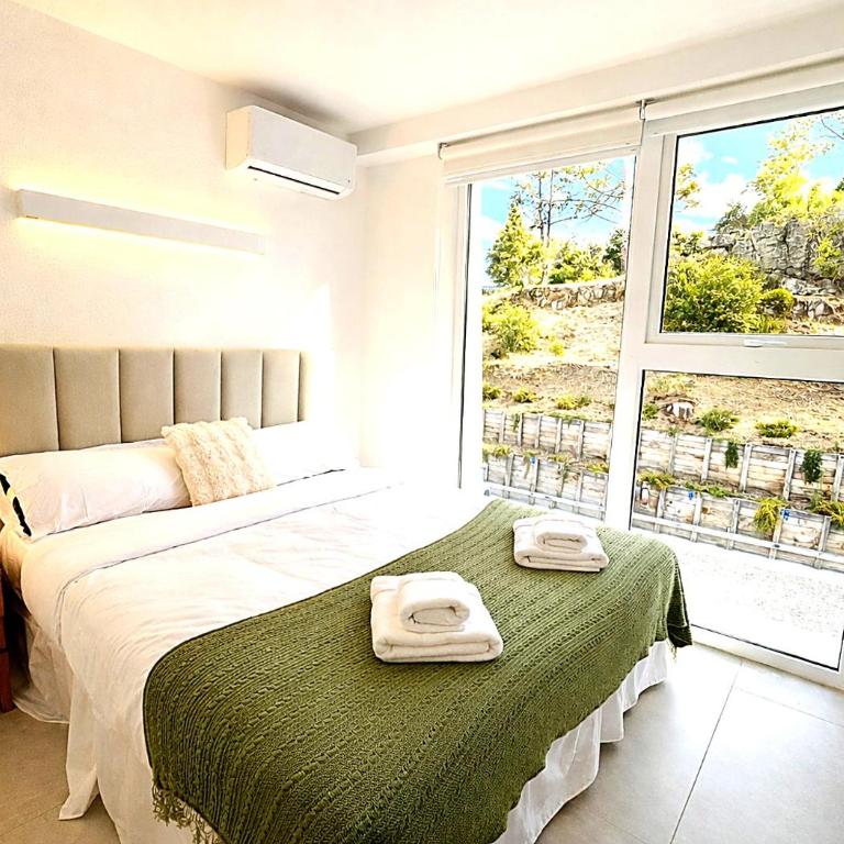 Signature Lake View Sustainable Luxury Residences in Patagonia - Superior Apartment with Balcony - 4