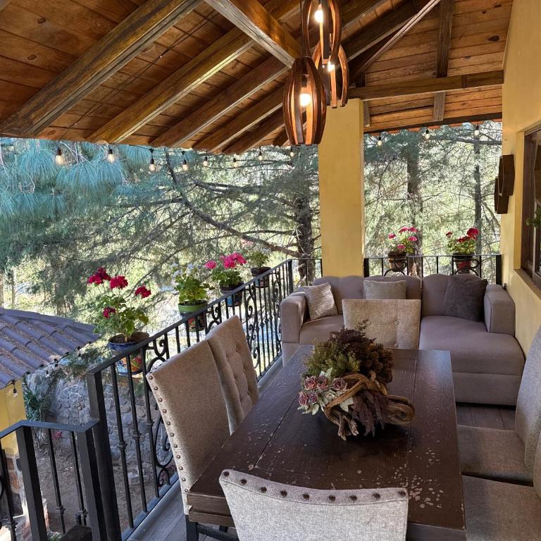 Hermosa cabaña con terraza para disfrutar Cabañas puerta del bosque Mazamitla - Casa de 4 dormitorios - 12