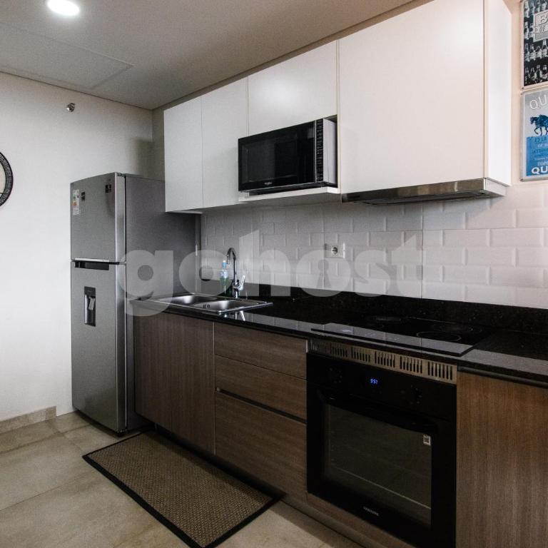 Chic apartment 600 m from Shopping del Sol - Apartment - 13