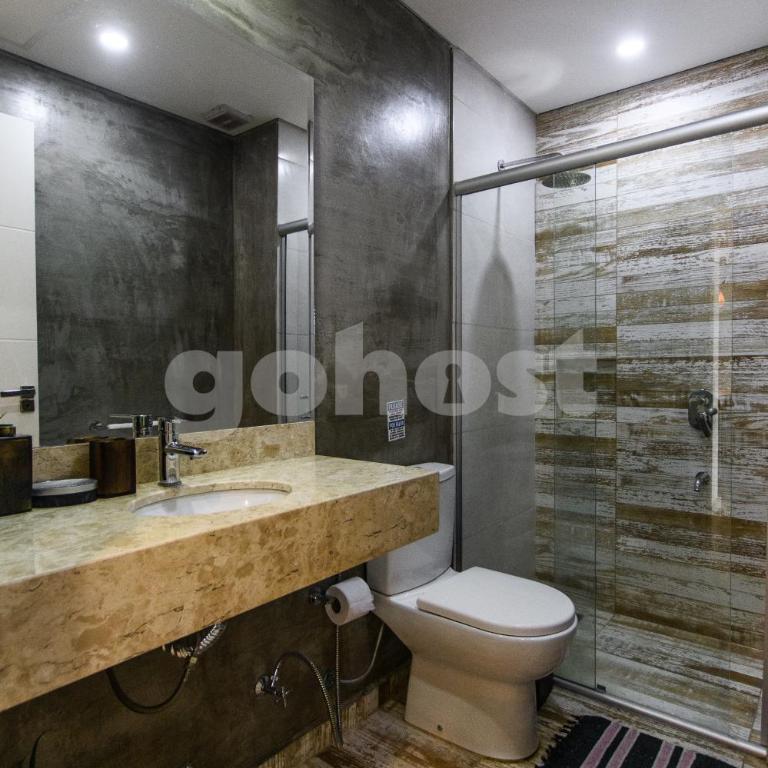 Chic apartment 600 m from Shopping del Sol - Apartment - 24