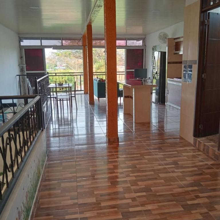 Aptos luminoso y cómodos en barrio tranquilo y un poco rural - Two-Bedroom Apartment with Terrace - 29