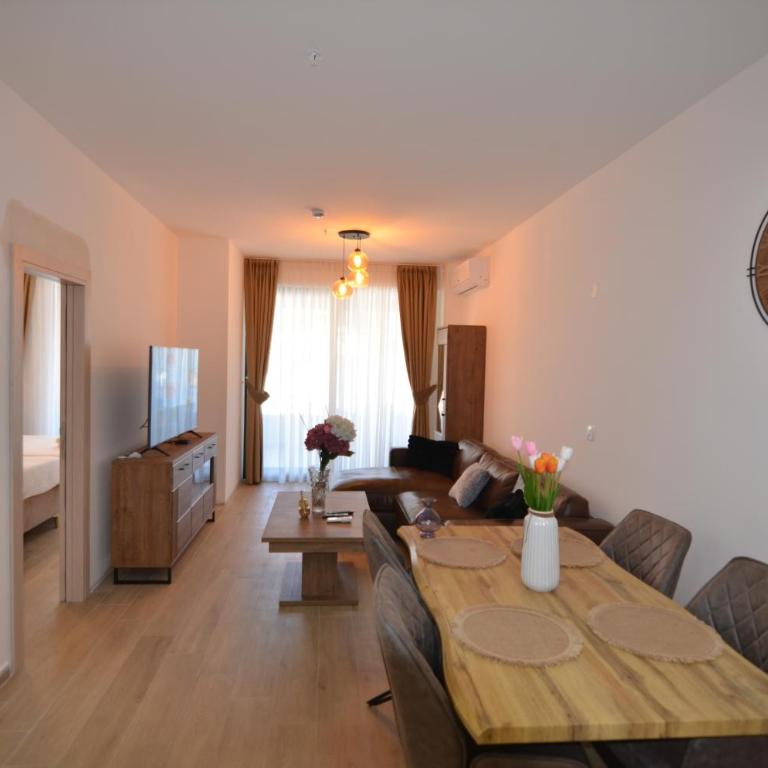 Azure Breeze Suites B - One-Bedroom Apartment - 3