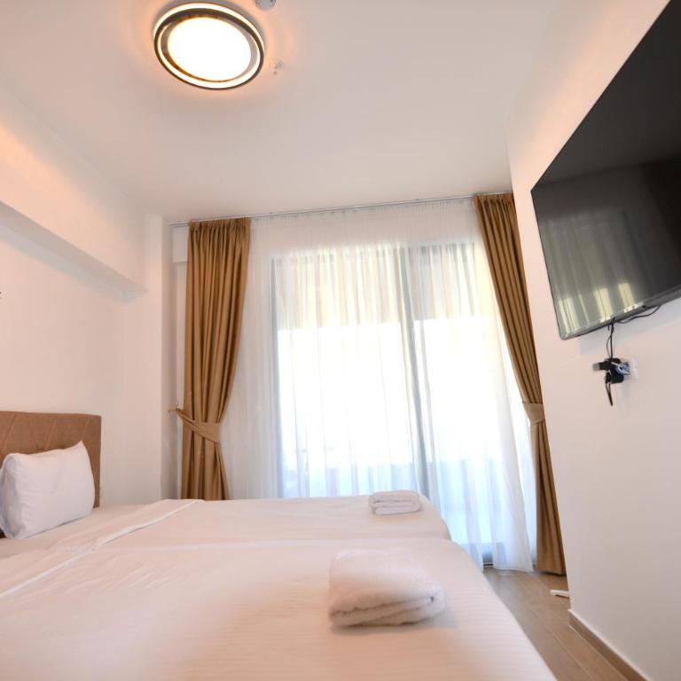 Azure Breeze Suites B - One-Bedroom Apartment - 8