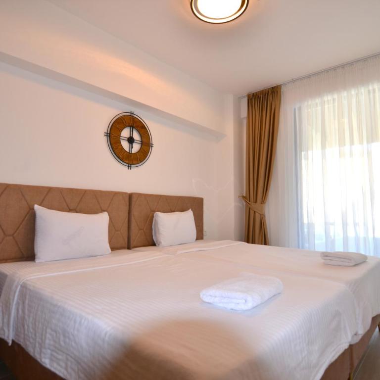 Azure Breeze Suites B - One-Bedroom Apartment - 7