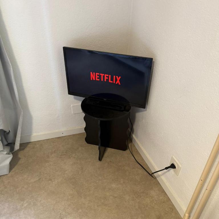 Studio cosy avec Wi-Fi et cuisine équipée - Apartment mit 1 Schlafzimmer - 2