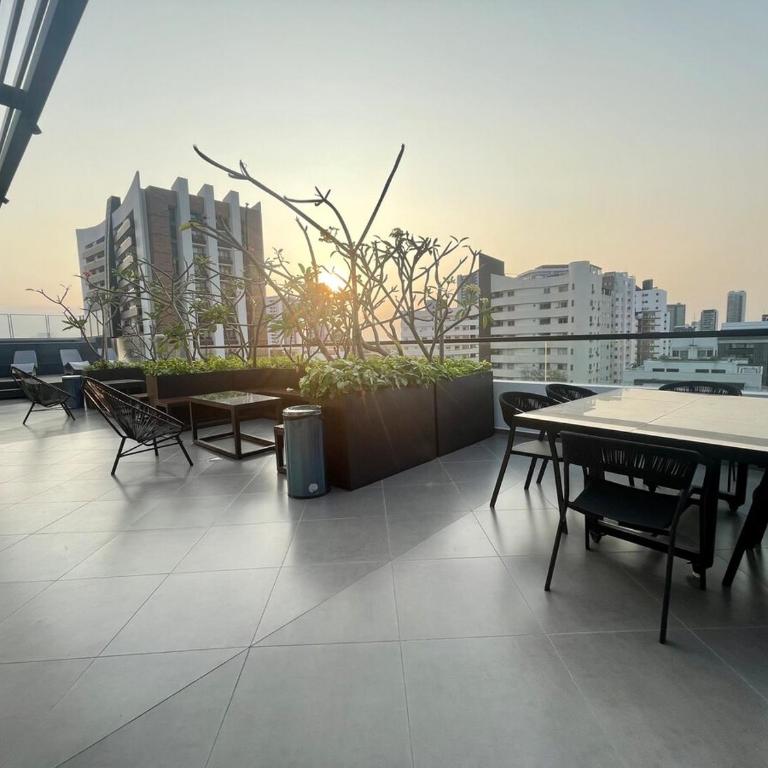 Studio con Vista, Coworking & Rooftop - One-Bedroom Apartment - 28