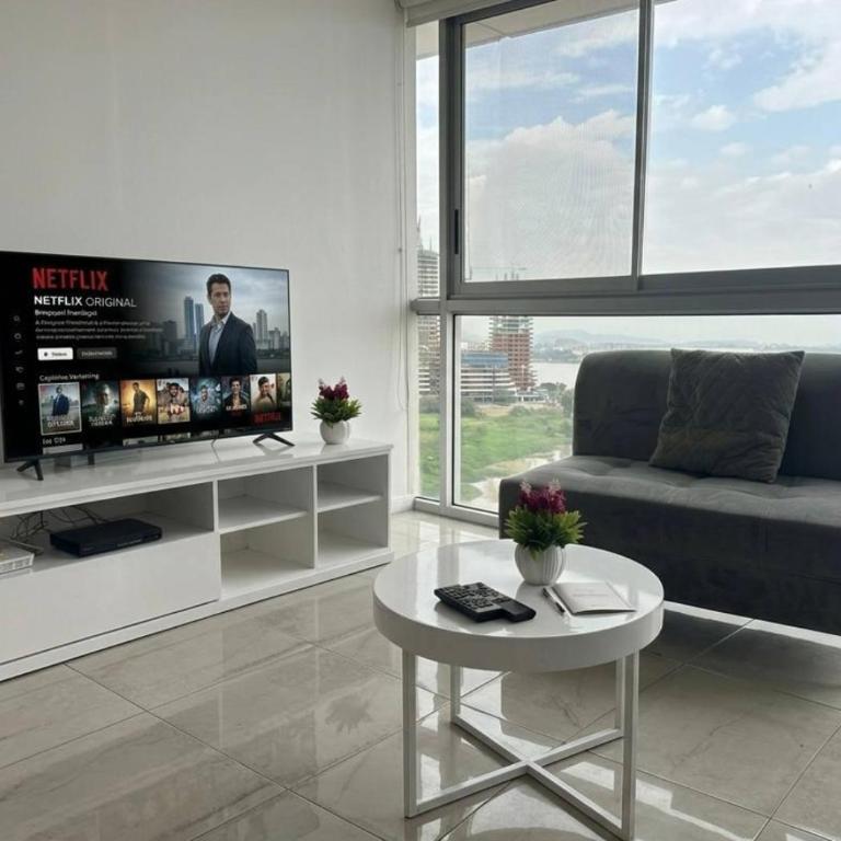 Suite moderna en Guayaquil con vista al río, excelente ubicación - Suite with River View - 6